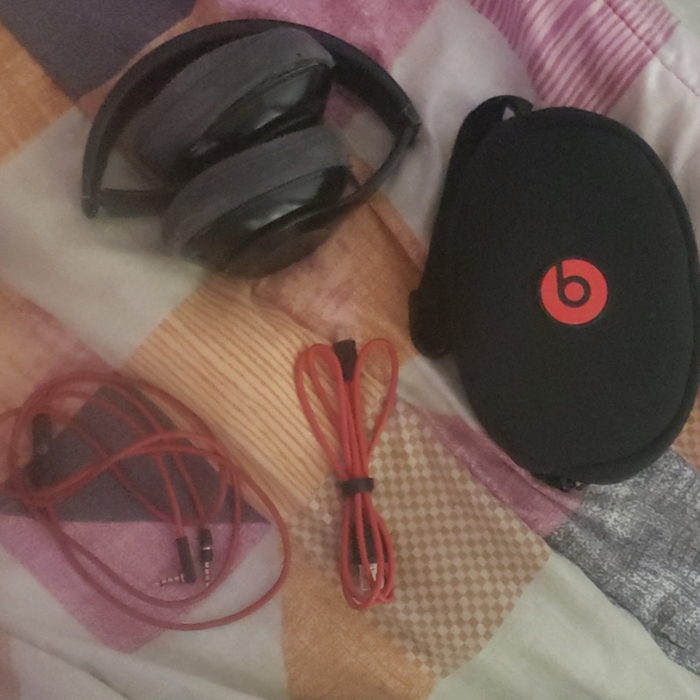 Beats Studio Wireless - image 1